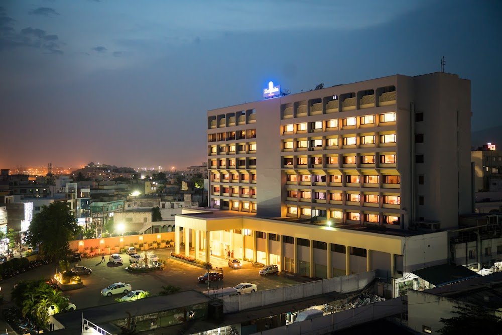 Dolphin Hotel