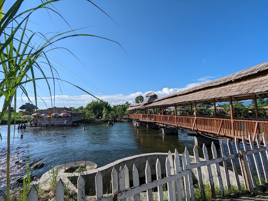 7 KM RESORT