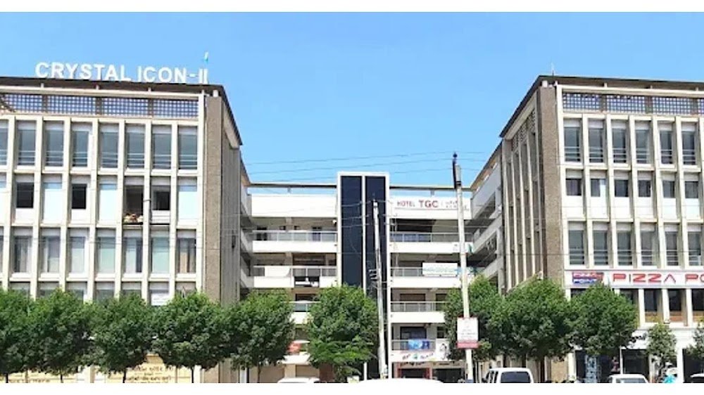 Hotel The Grand Crystal photo 2