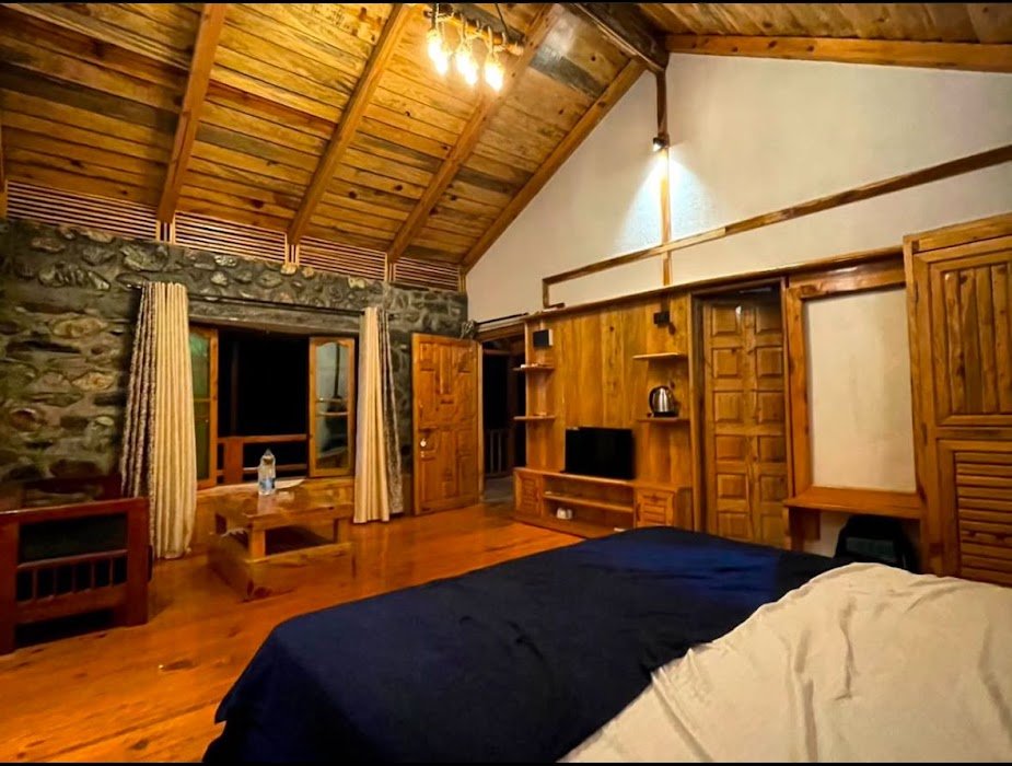 Mandeva wooden castle photo 3